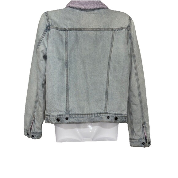 LEVI'S Women's Jean Jacket  Lavender Light Wash Size Medium - Picture 3 of 16